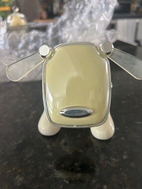 Hasbro i dog- new, cream color